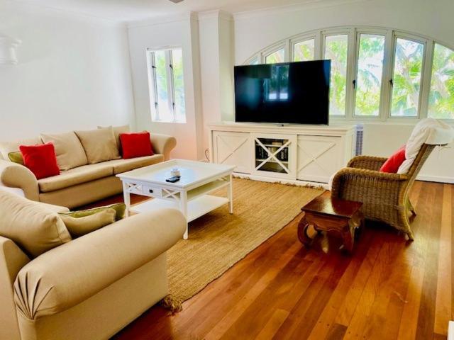 Beachview Apartments At Villa Paradiso Palm Cove Buitenkant foto